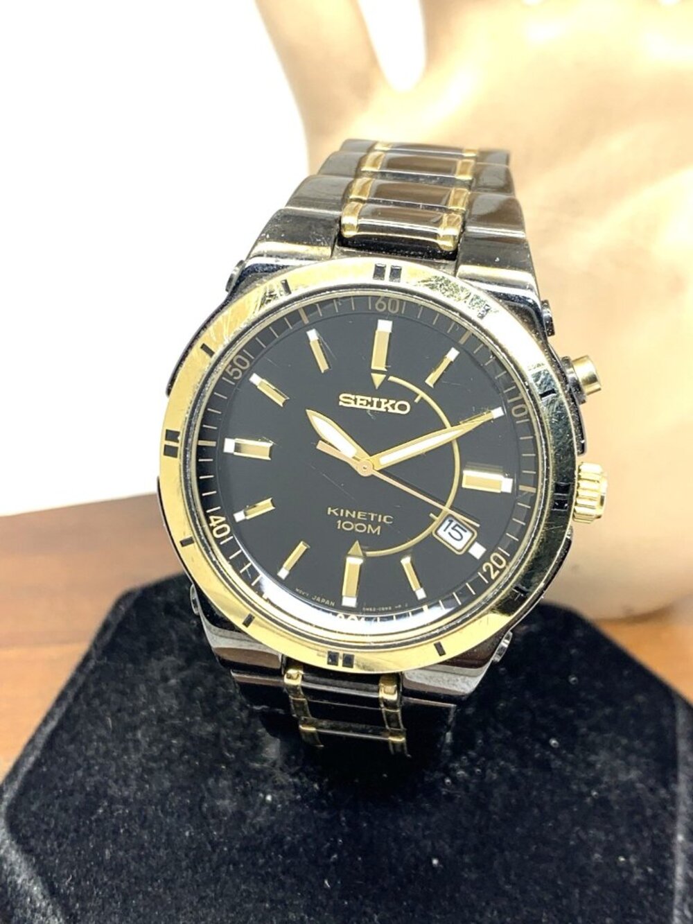 Seiko Men's Watch SKA366 Kinetic Two Tone Gold Black Stainless Steel Date 39mm